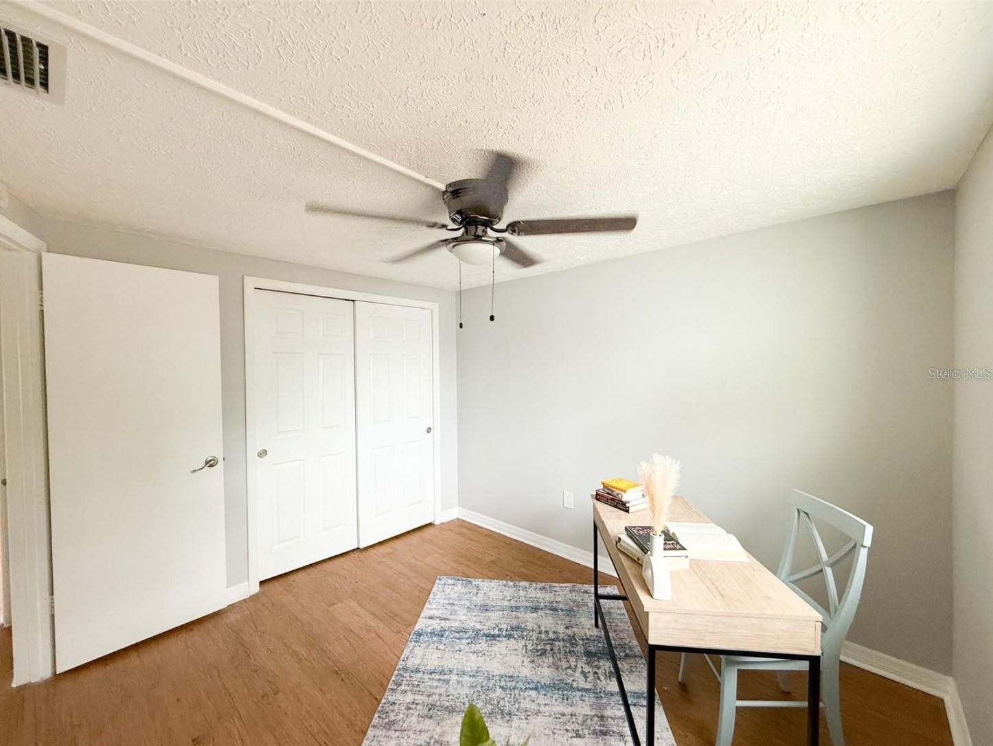 Image 14 of 21 For 4041 Las Vegas Drive