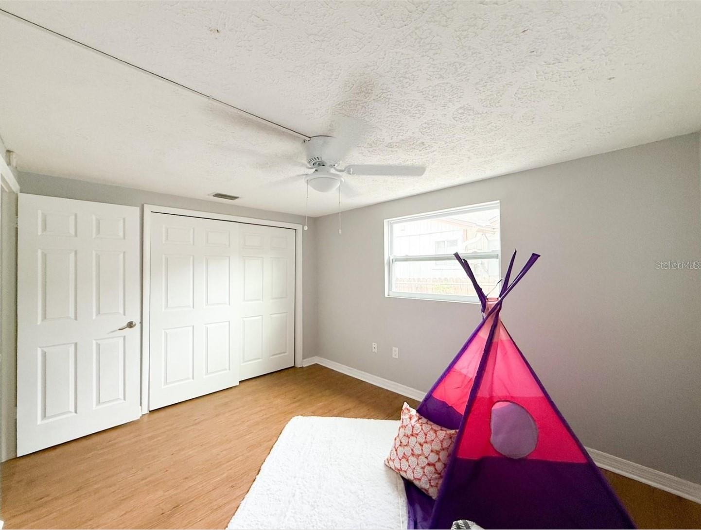 Image 16 of 21 For 4041 Las Vegas Drive