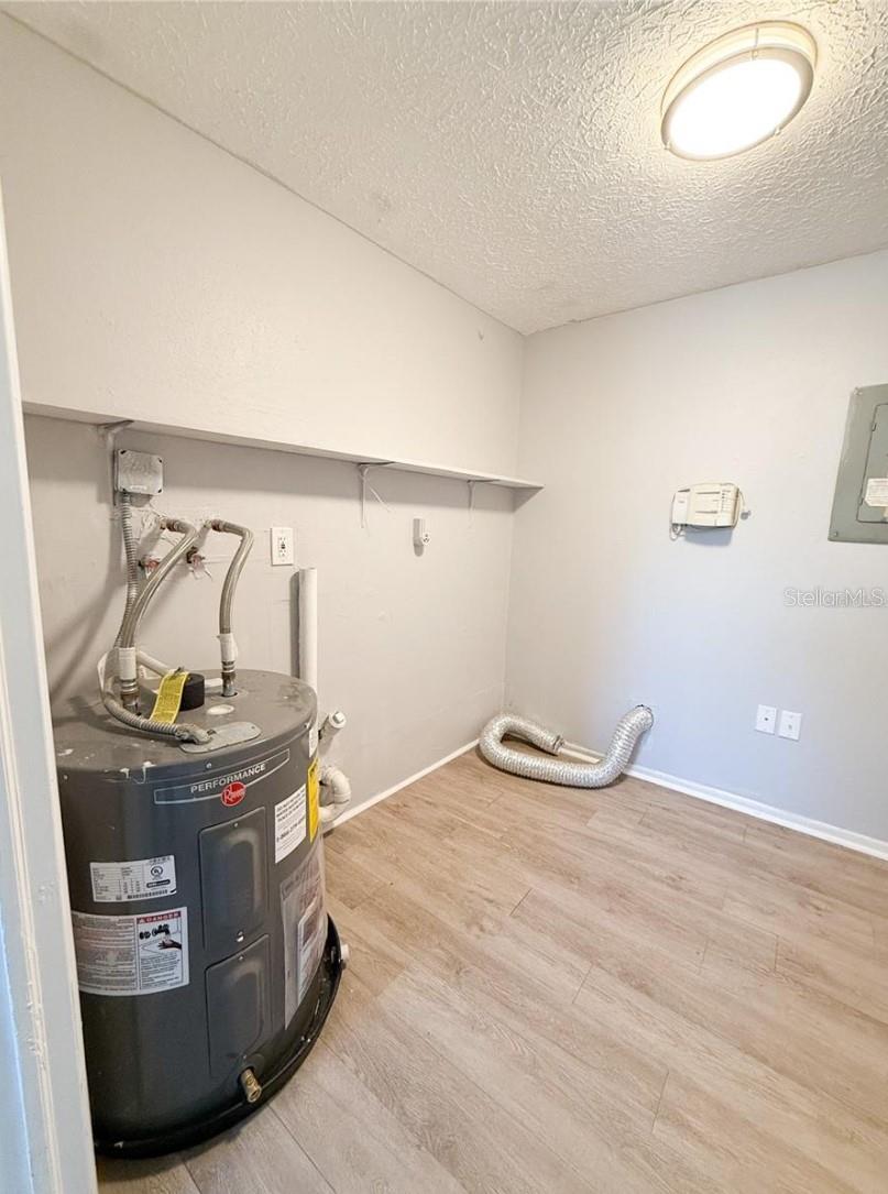 Image 18 of 21 For 4041 Las Vegas Drive