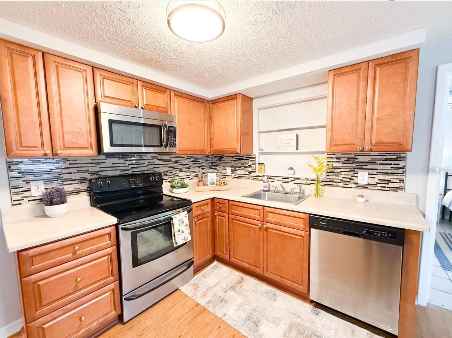 Image 2 of 21 For 4041 Las Vegas Drive