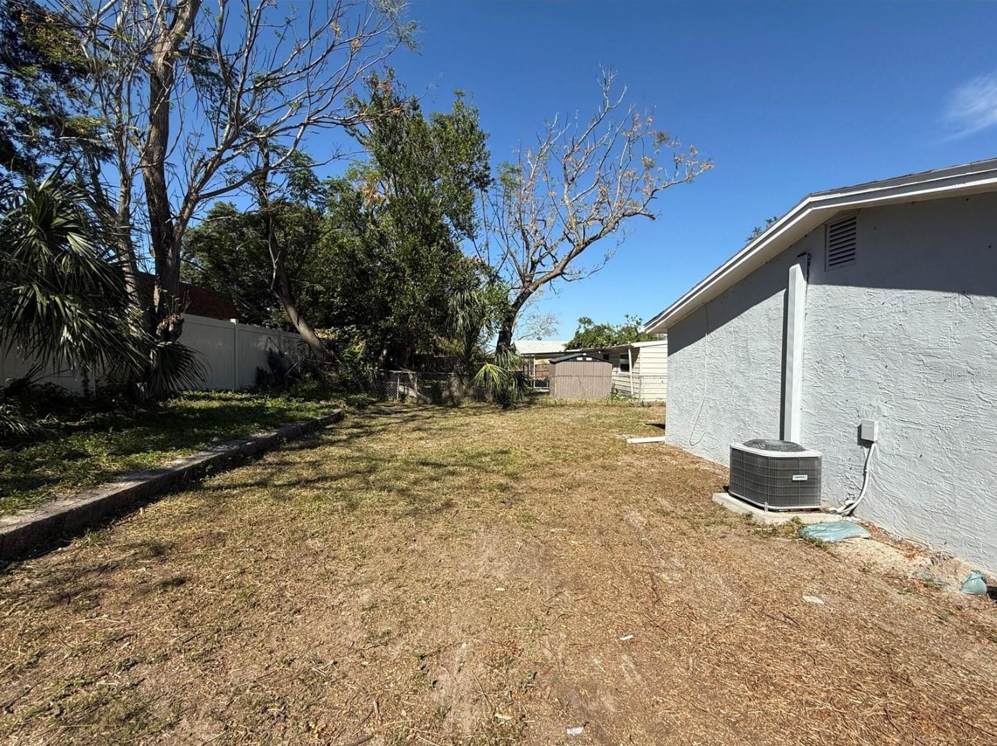 Image 20 of 21 For 4041 Las Vegas Drive