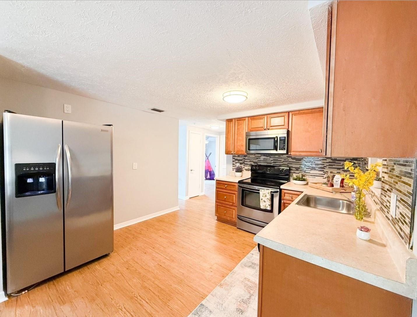 Image 4 of 21 For 4041 Las Vegas Drive