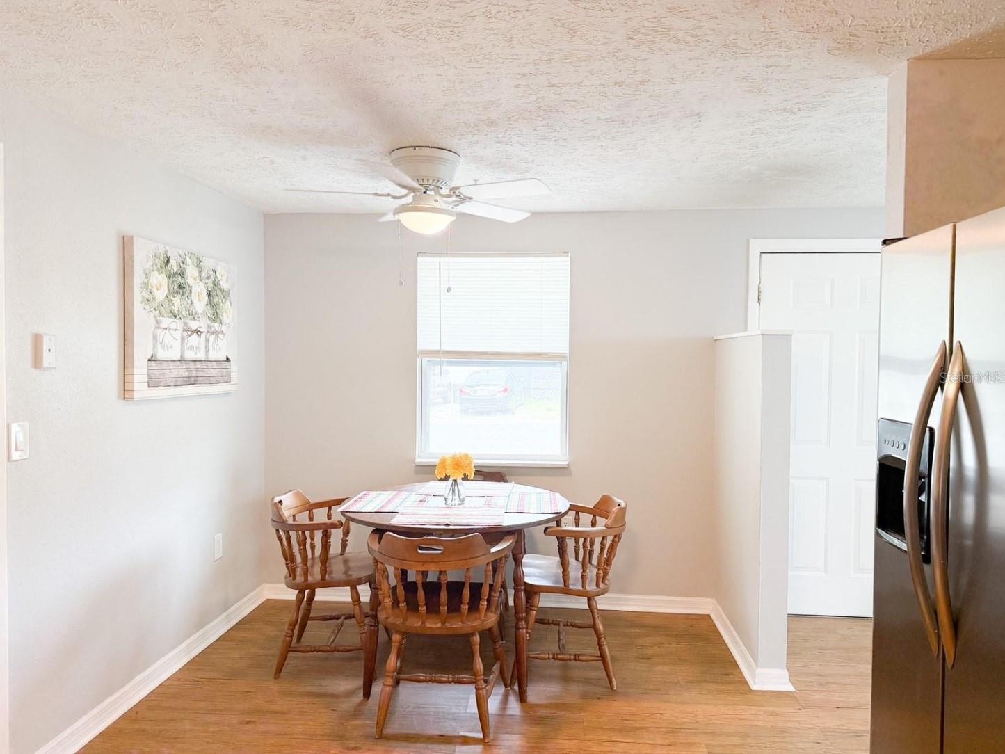 Image 5 of 21 For 4041 Las Vegas Drive