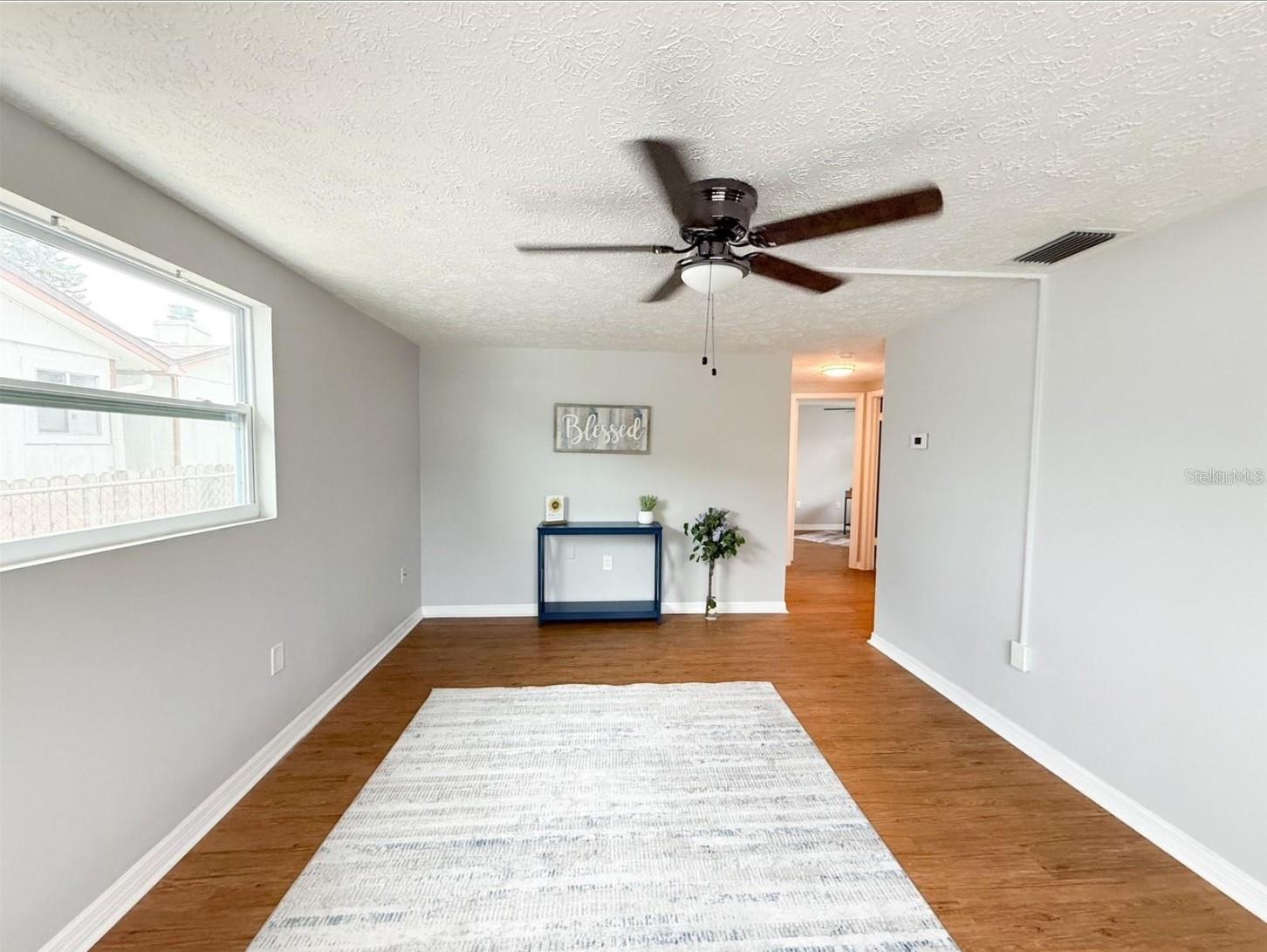 Image 7 of 21 For 4041 Las Vegas Drive