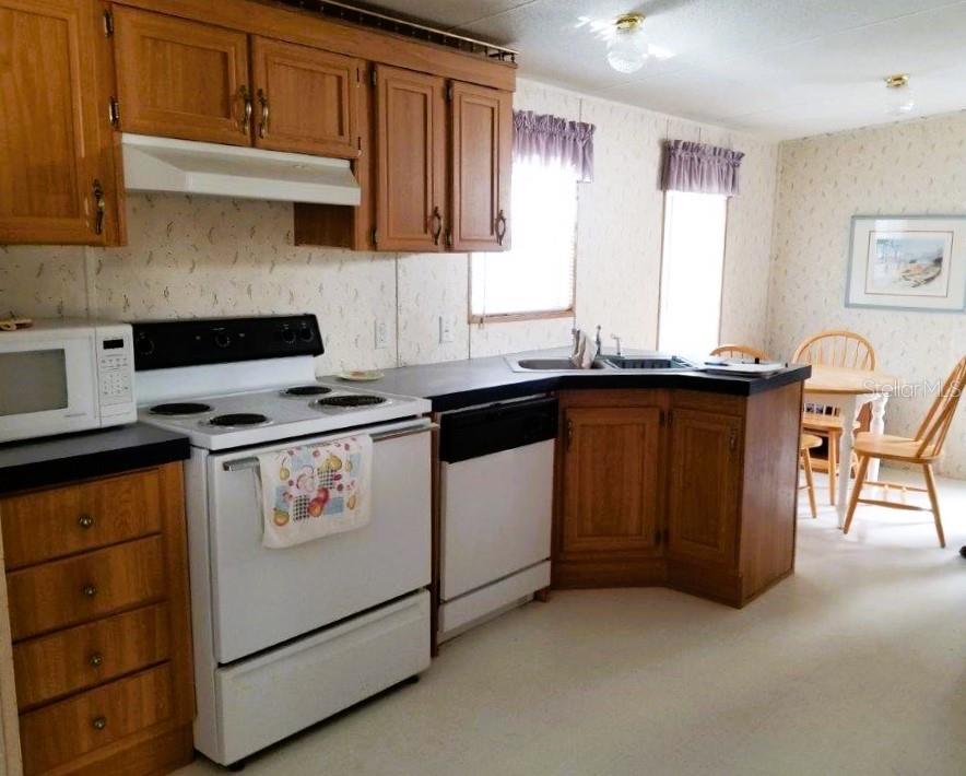 Image 14 of 50 For 2016 Lake Linda Circle