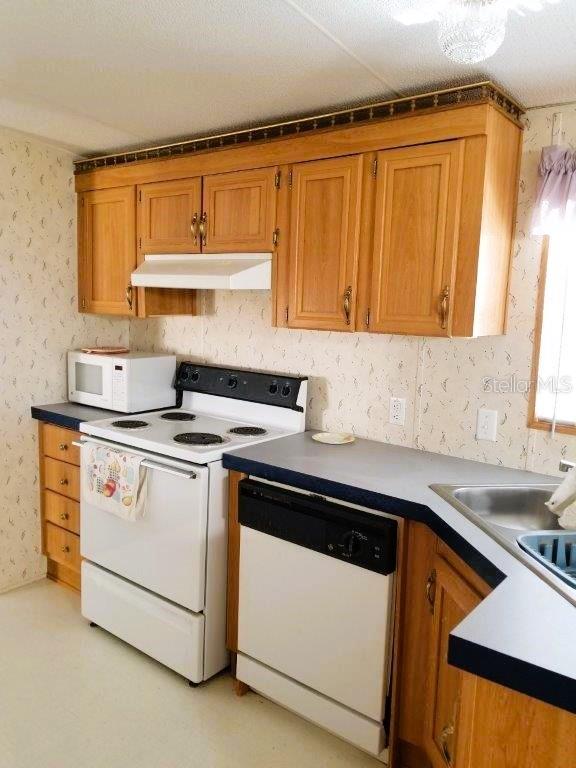 Image 15 of 50 For 2016 Lake Linda Circle