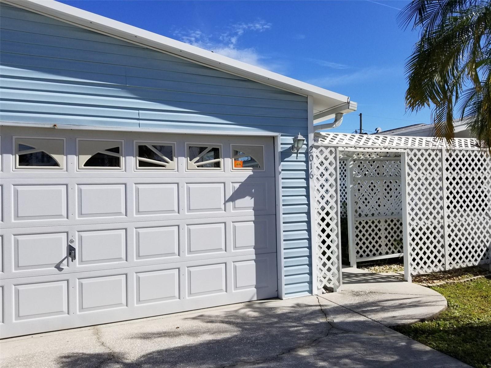 Image 2 of 50 For 2016 Lake Linda Circle