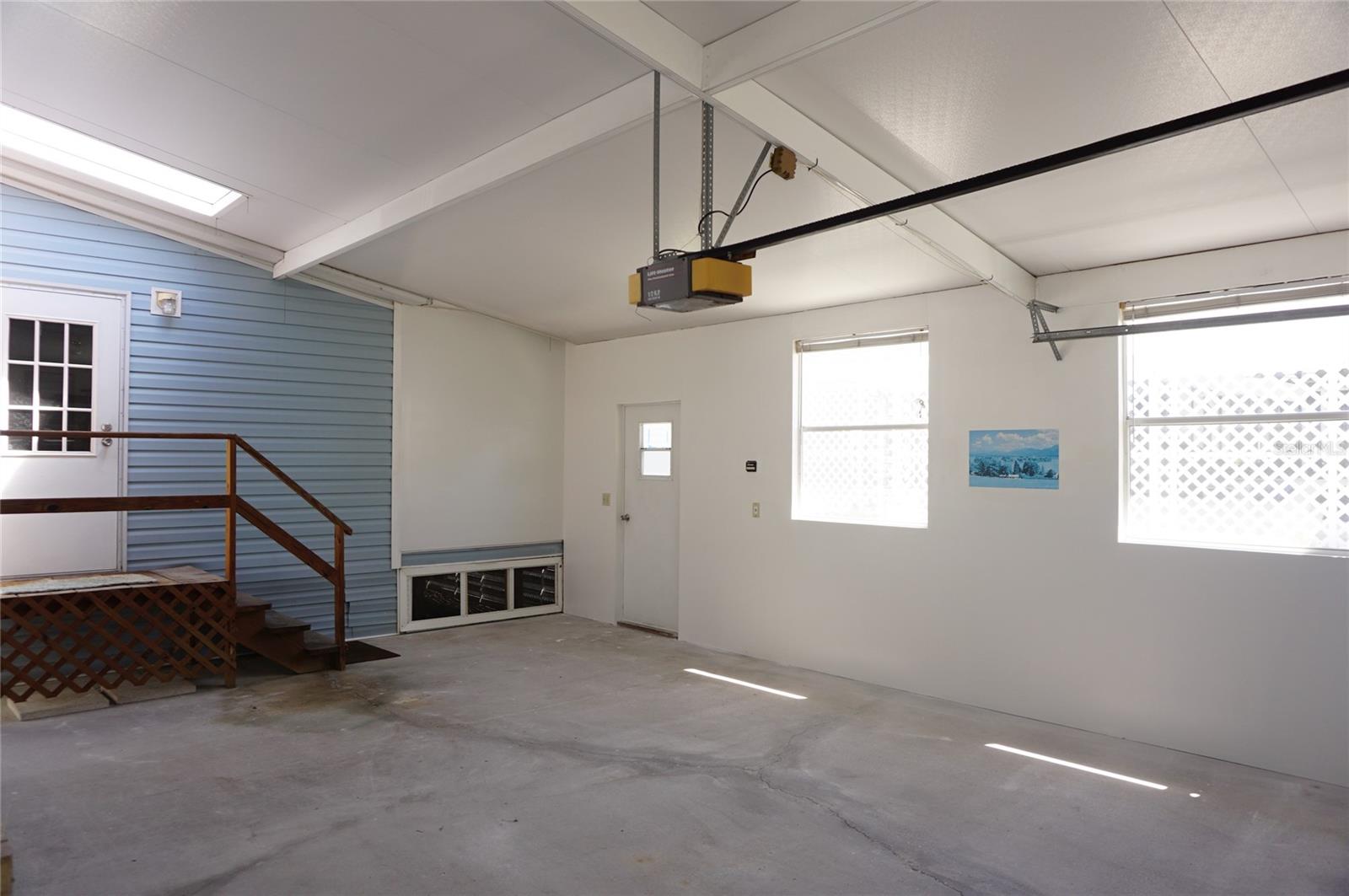 Image 43 of 50 For 2016 Lake Linda Circle