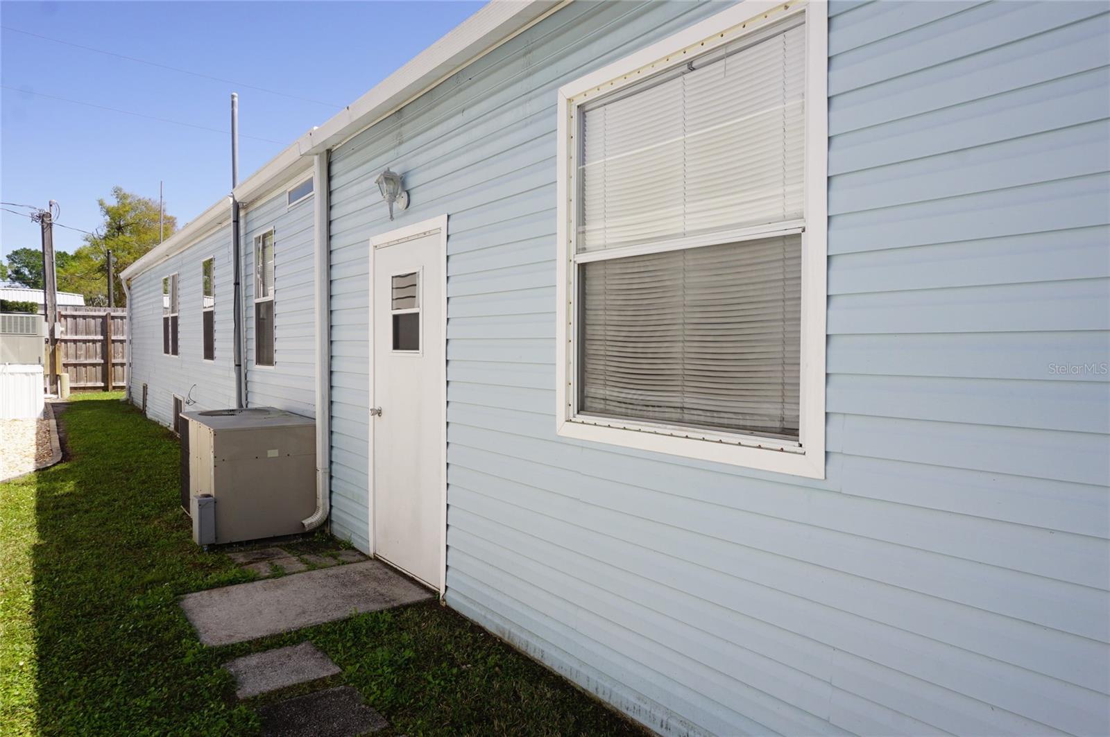 Image 48 of 50 For 2016 Lake Linda Circle