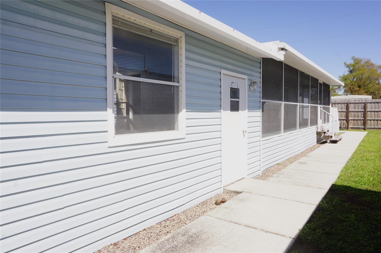 Image 49 of 50 For 2016 Lake Linda Circle