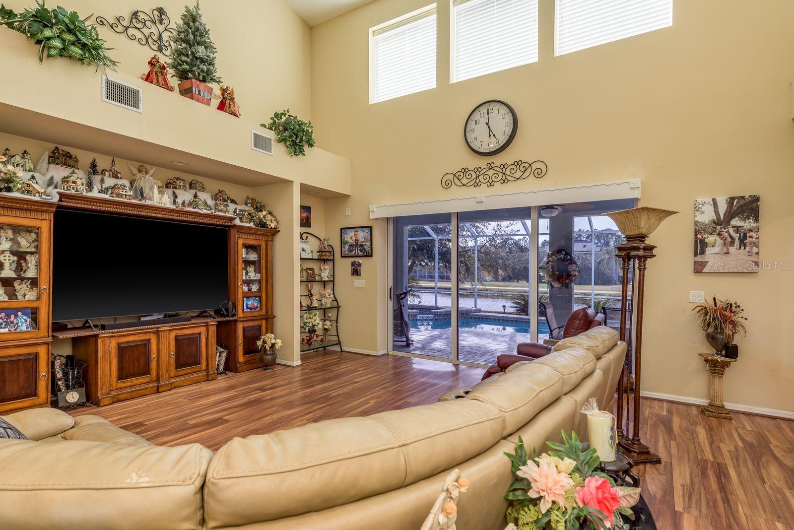 Image 10 of 43 For 19216 Inlet Cove Court