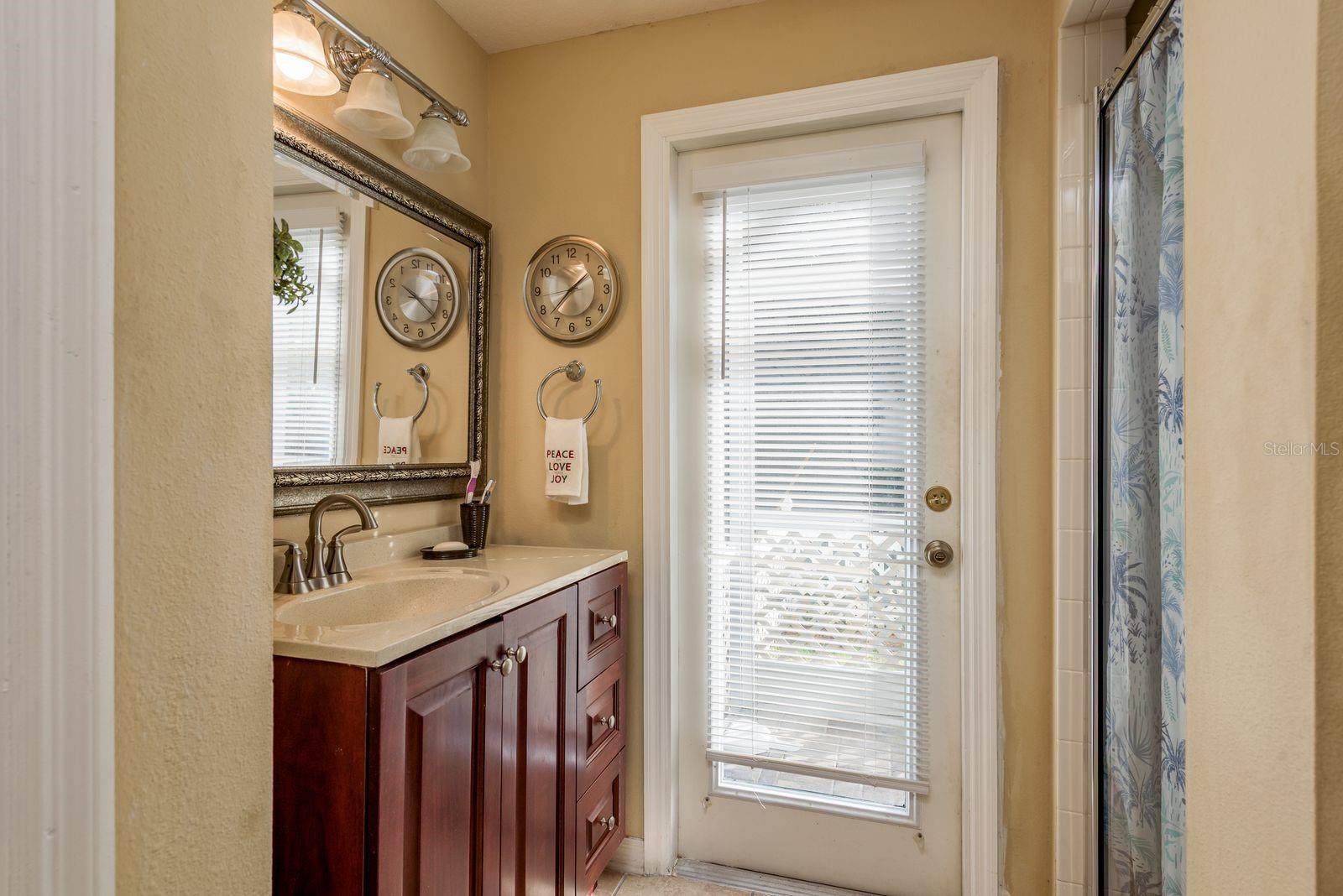 Image 22 of 43 For 19216 Inlet Cove Court