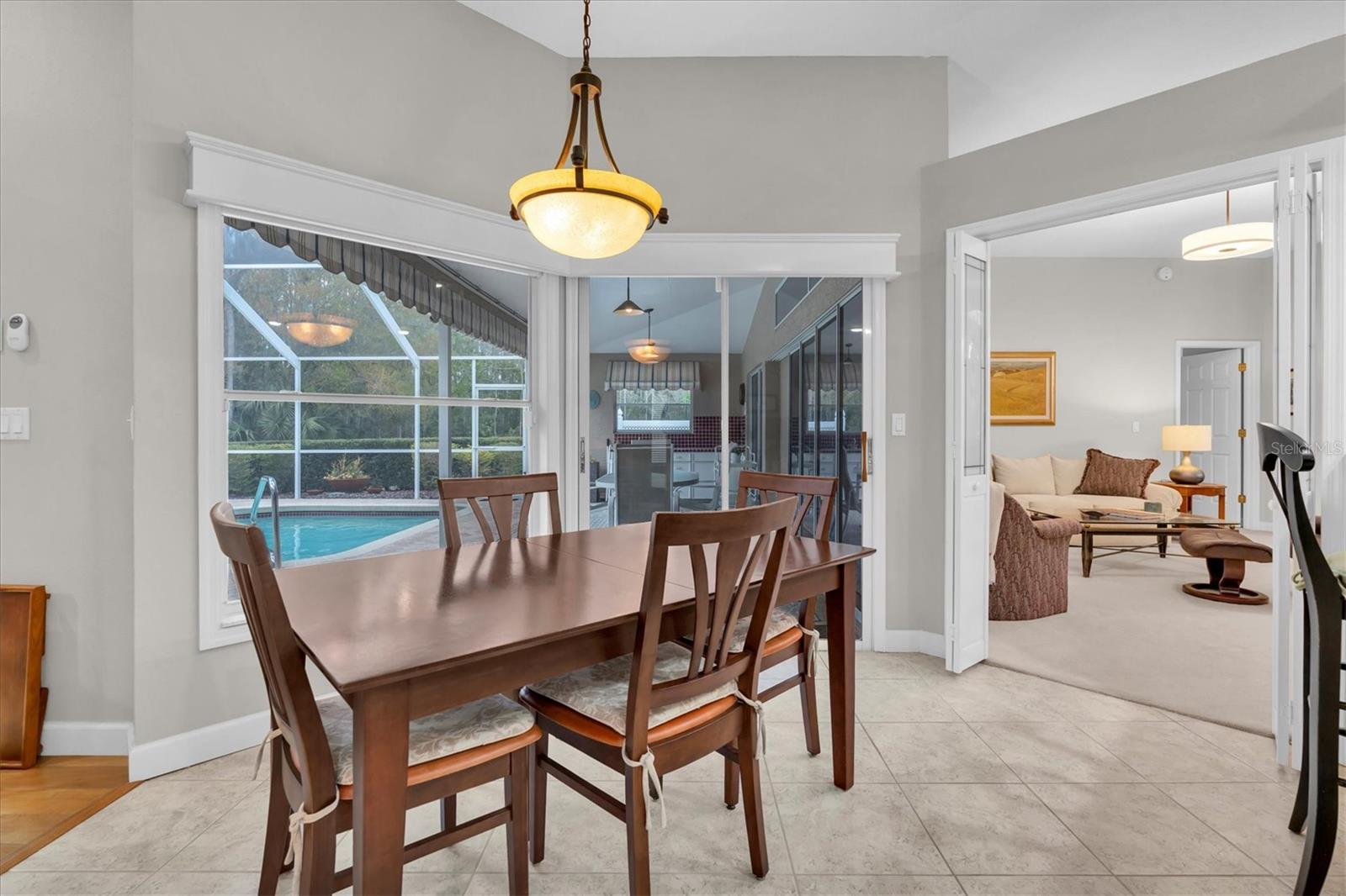 Image 15 of 60 For 1105 Arlinbrook Drive