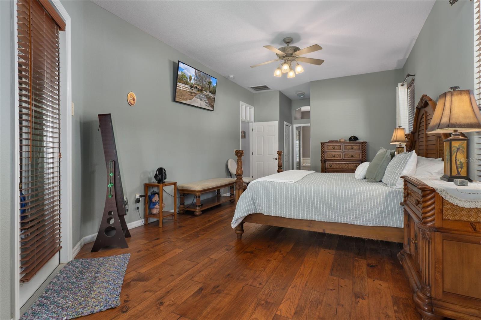 Image 32 of 98 For 4444 Hansen Trail