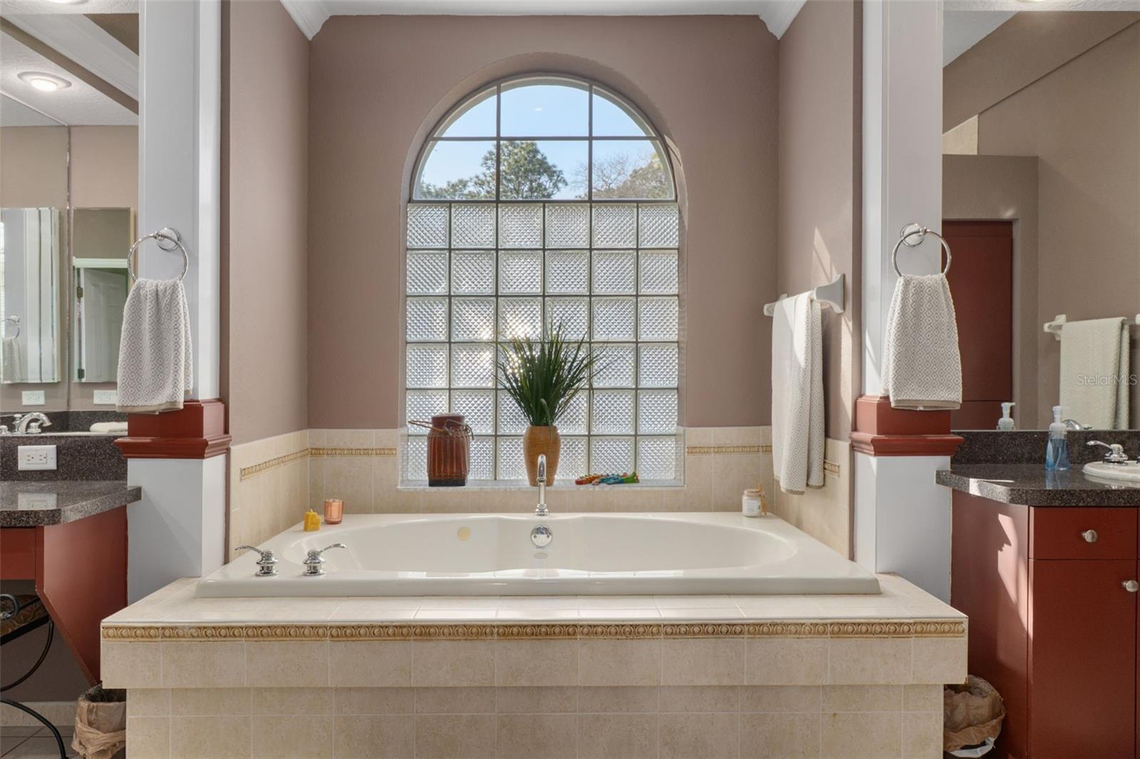 Image 36 of 98 For 4444 Hansen Trail