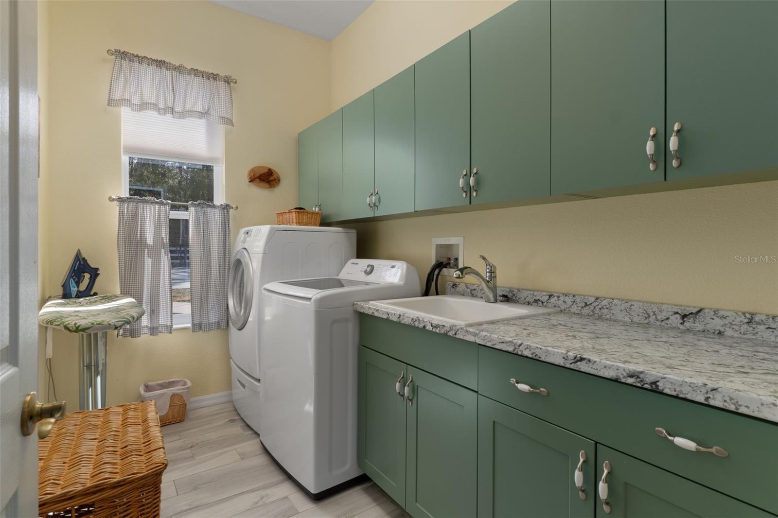 Image 63 of 98 For 4444 Hansen Trail