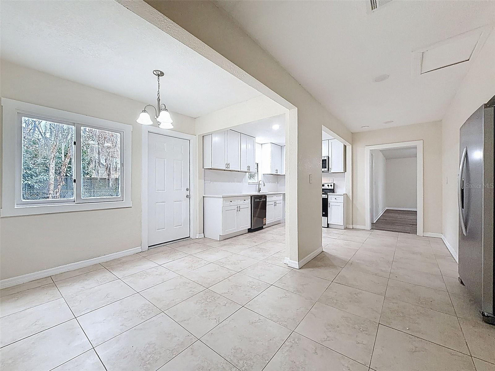 Image 10 of 35 For 37420 Magnolia Avenue