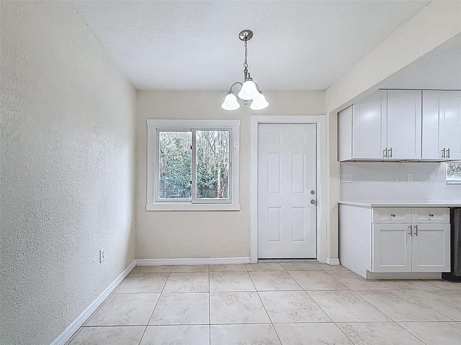 Image 11 of 35 For 37420 Magnolia Avenue