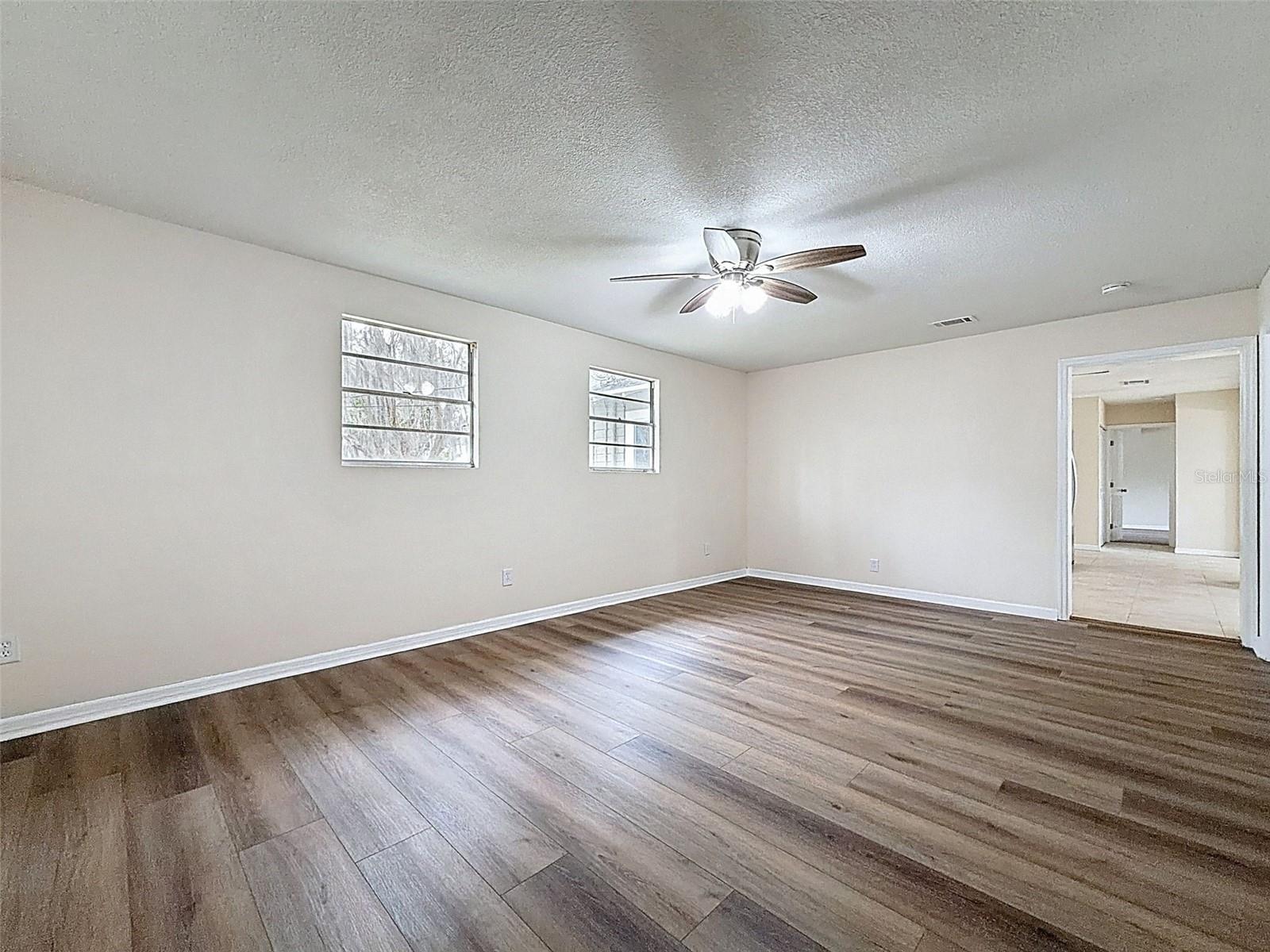 Image 15 of 35 For 37420 Magnolia Avenue