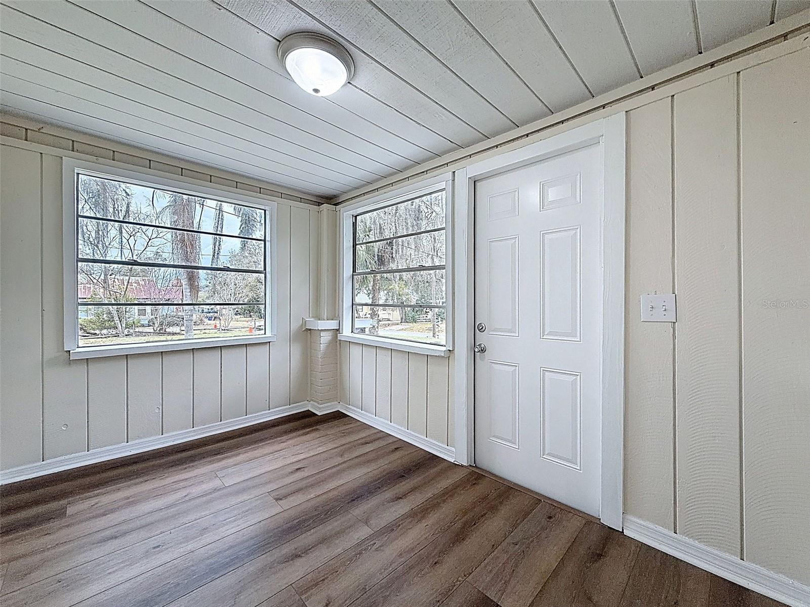 Image 18 of 35 For 37420 Magnolia Avenue