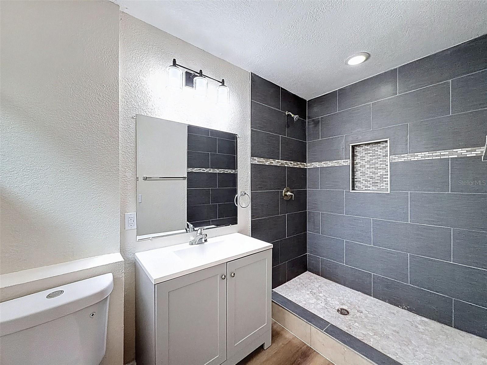 Image 24 of 35 For 37420 Magnolia Avenue