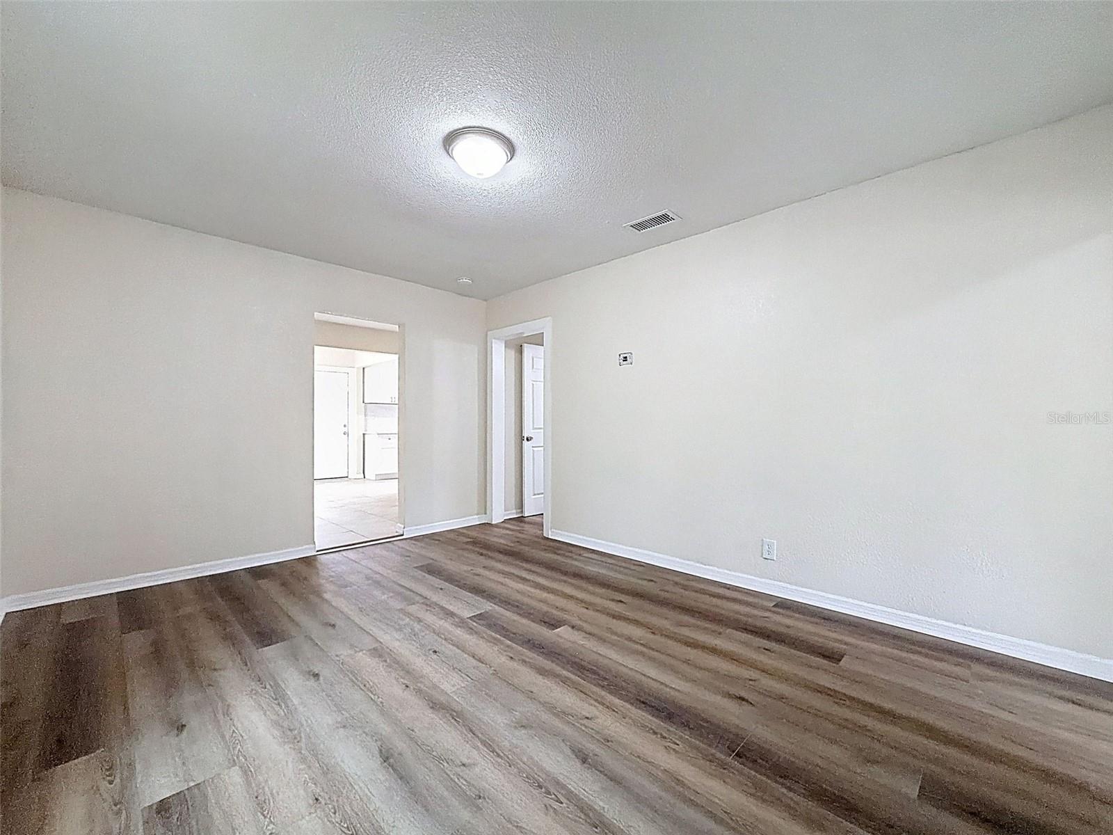 Image 4 of 35 For 37420 Magnolia Avenue