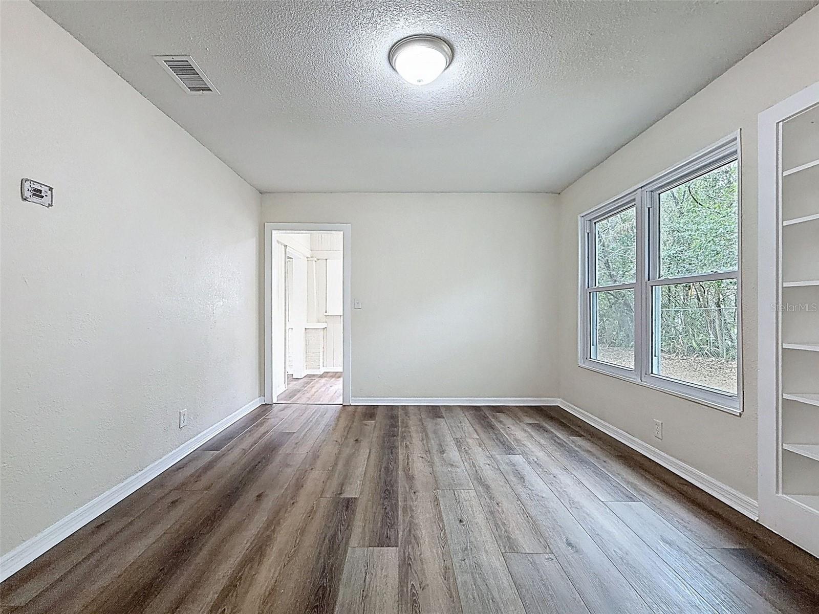 Image 6 of 35 For 37420 Magnolia Avenue