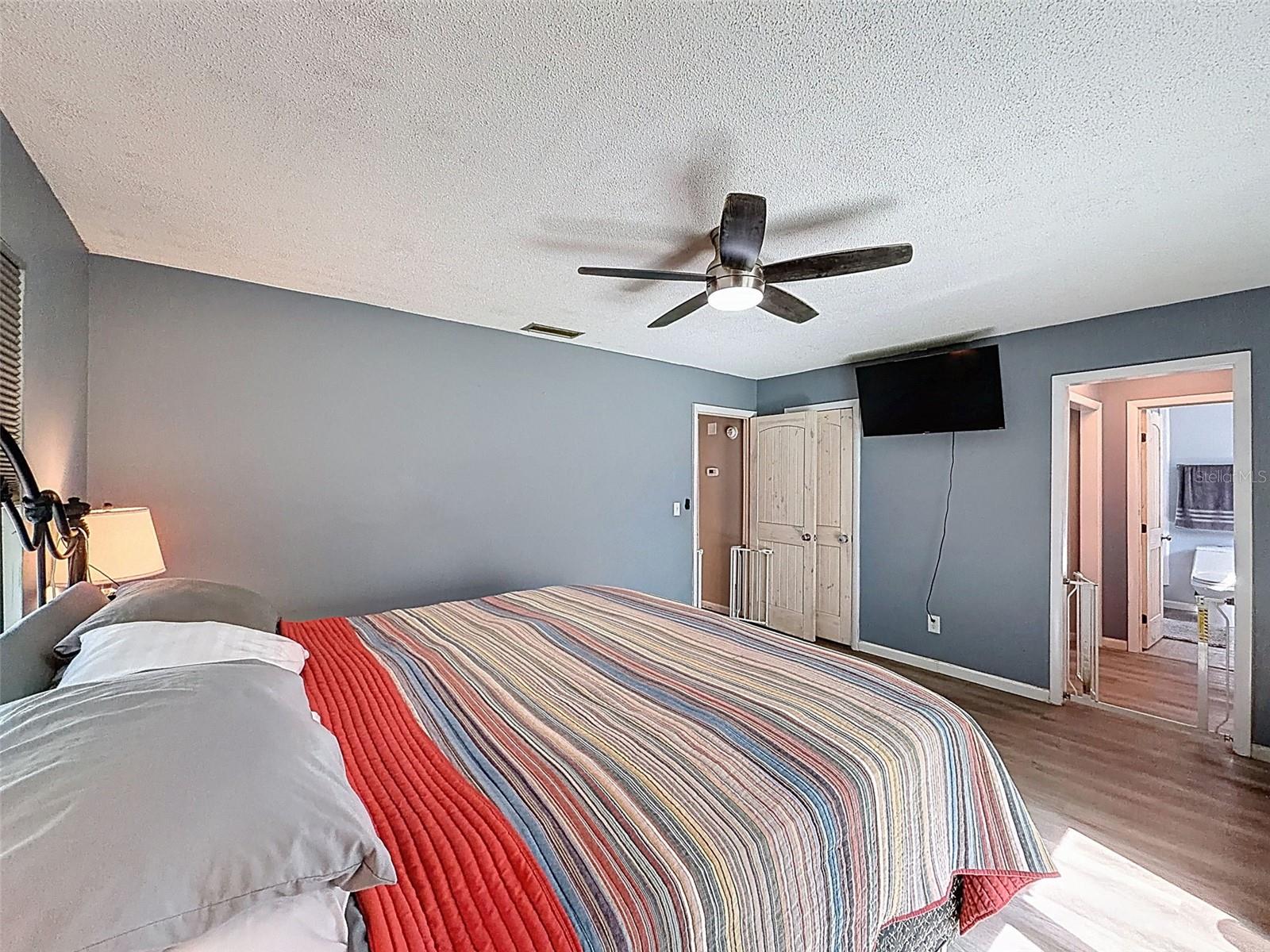 Image 16 of 56 For 24350 Lanark Road