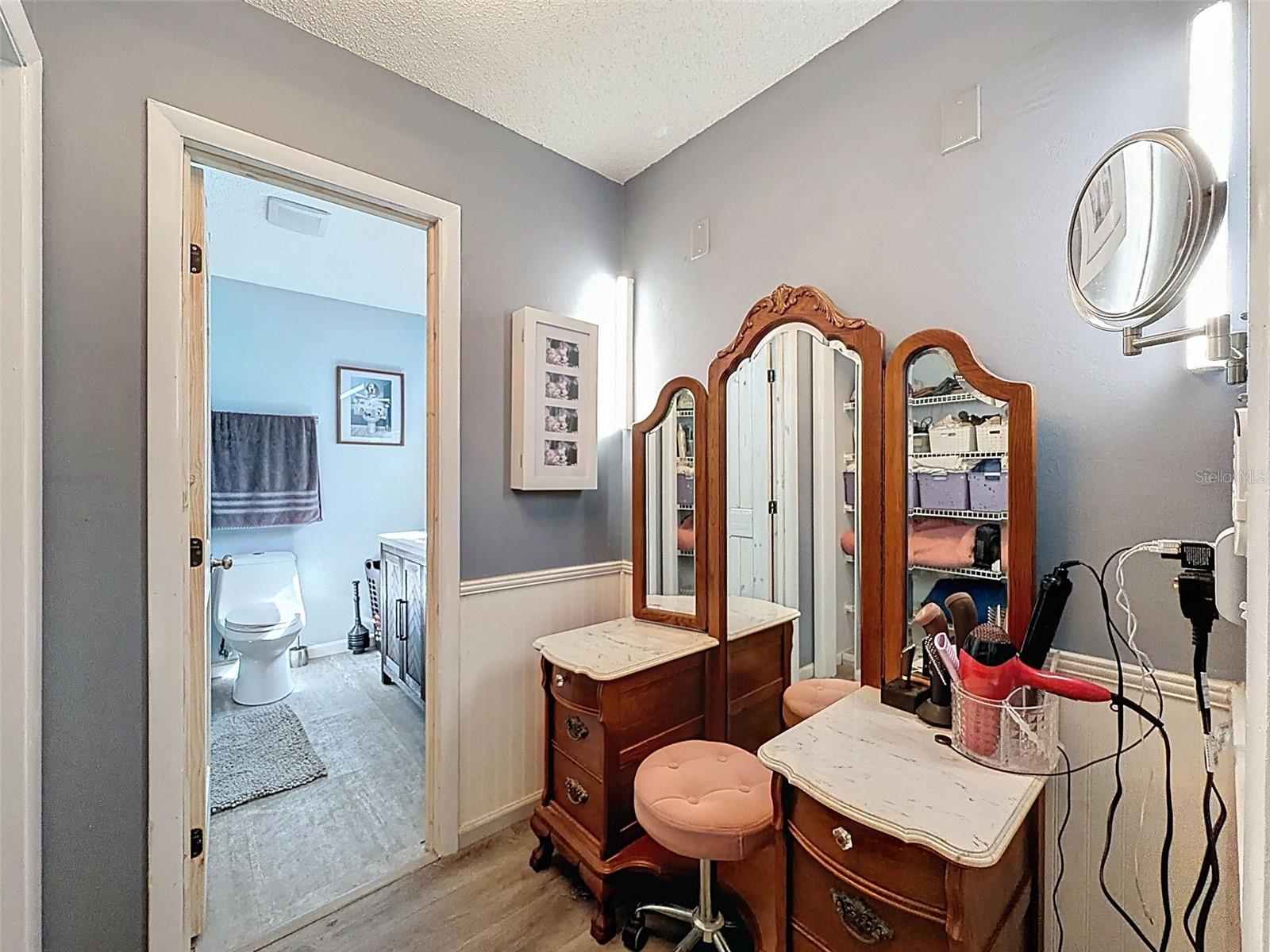 Image 17 of 56 For 24350 Lanark Road