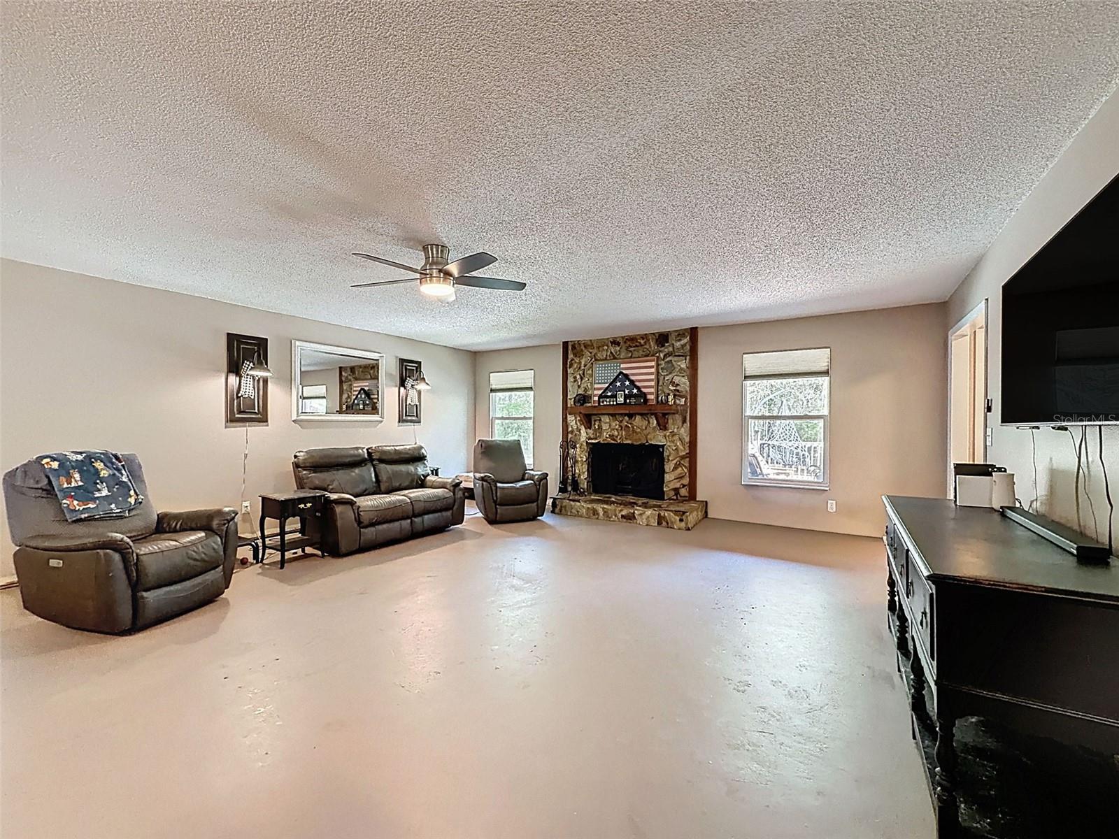 Image 2 of 56 For 24350 Lanark Road