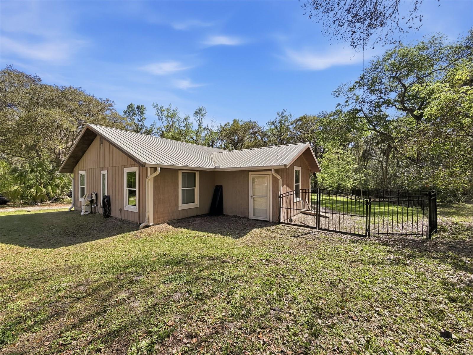 Image 41 of 56 For 24350 Lanark Road