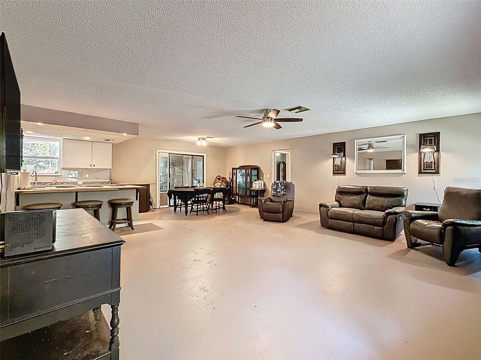 Image 5 of 56 For 24350 Lanark Road