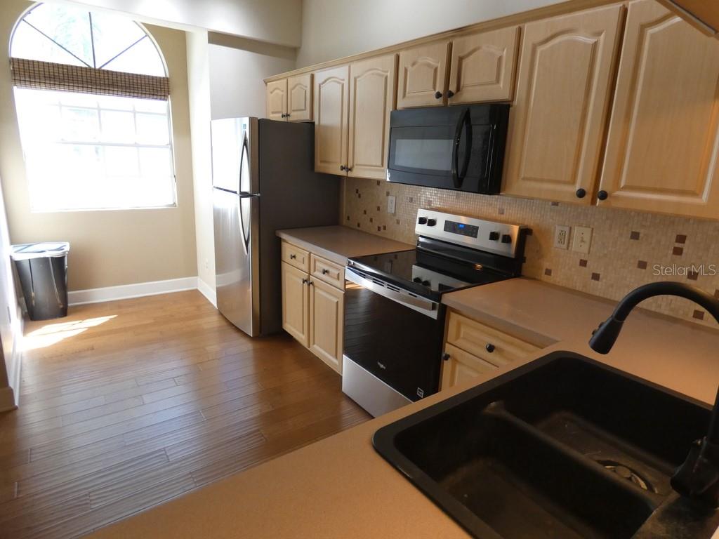 Image 13 of 29 For 1050 Starkey Road 405