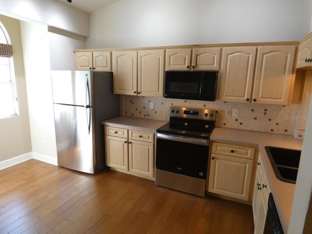 Image 3 of 29 For 1050 Starkey Road 405