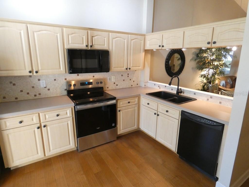 Image 9 of 29 For 1050 Starkey Road 405