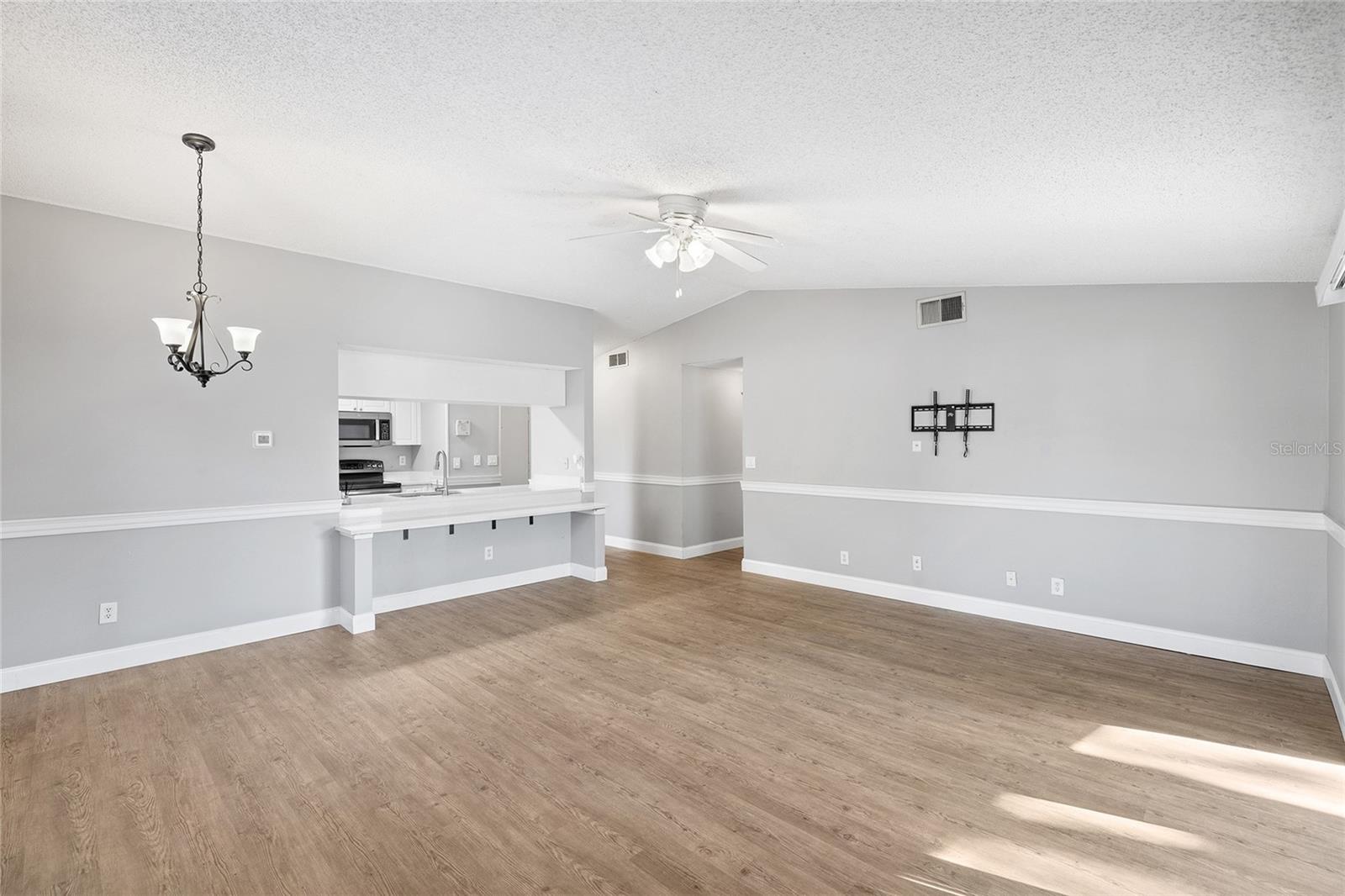 Image 11 of 31 For 10220 Turkey Oak Drive