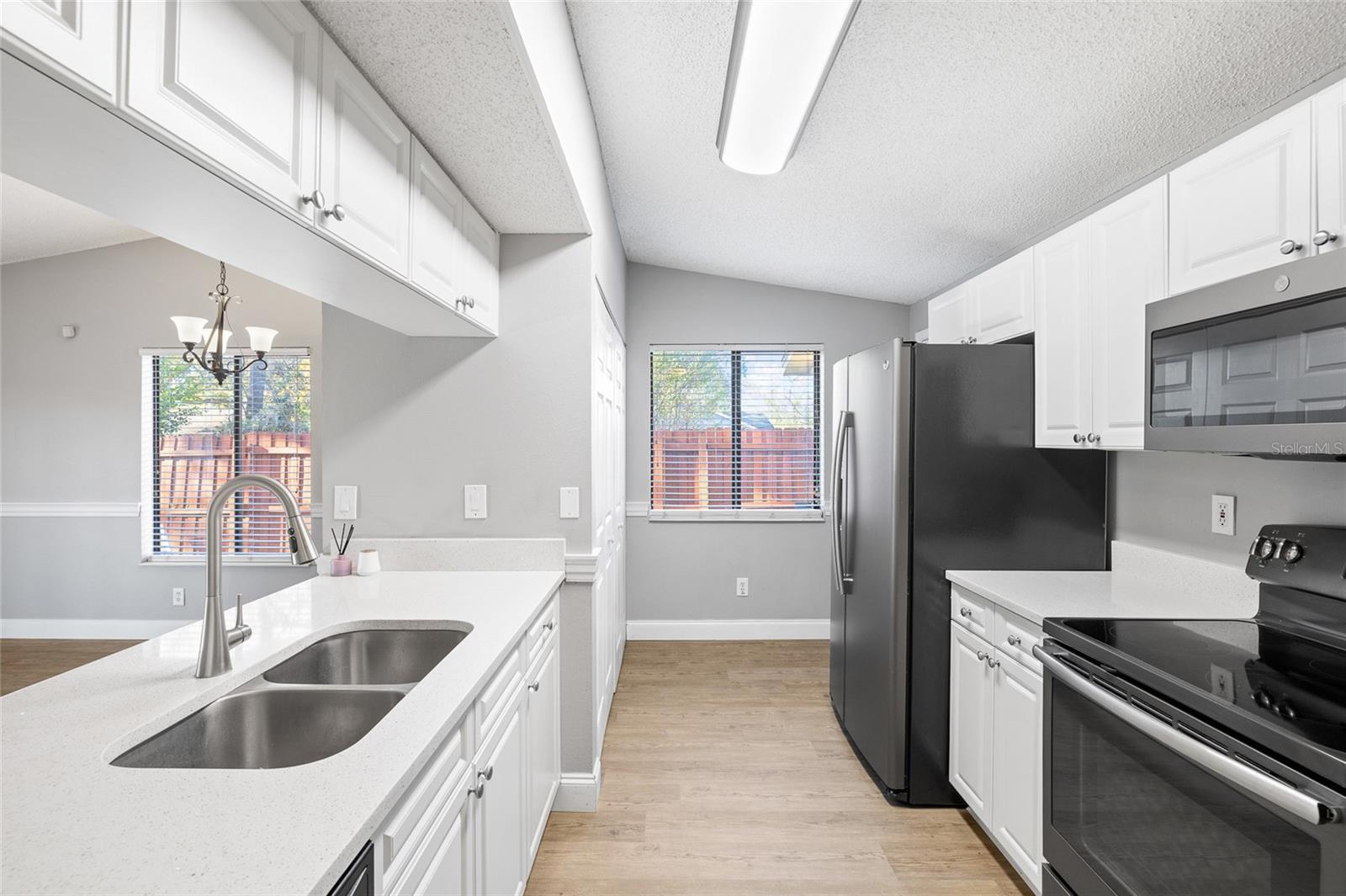 Image 8 of 31 For 10220 Turkey Oak Drive