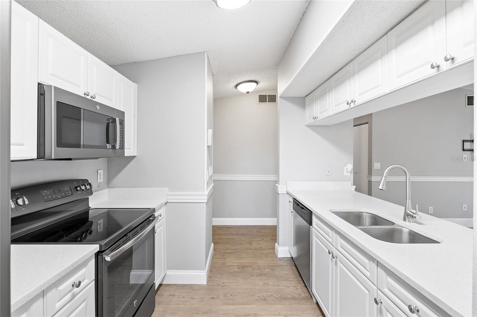 Image 9 of 31 For 10220 Turkey Oak Drive