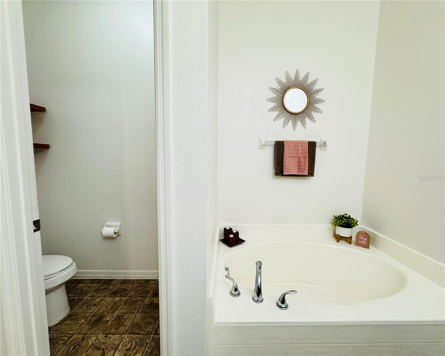 Image 21 of 51 For 11428 Pike Avenue