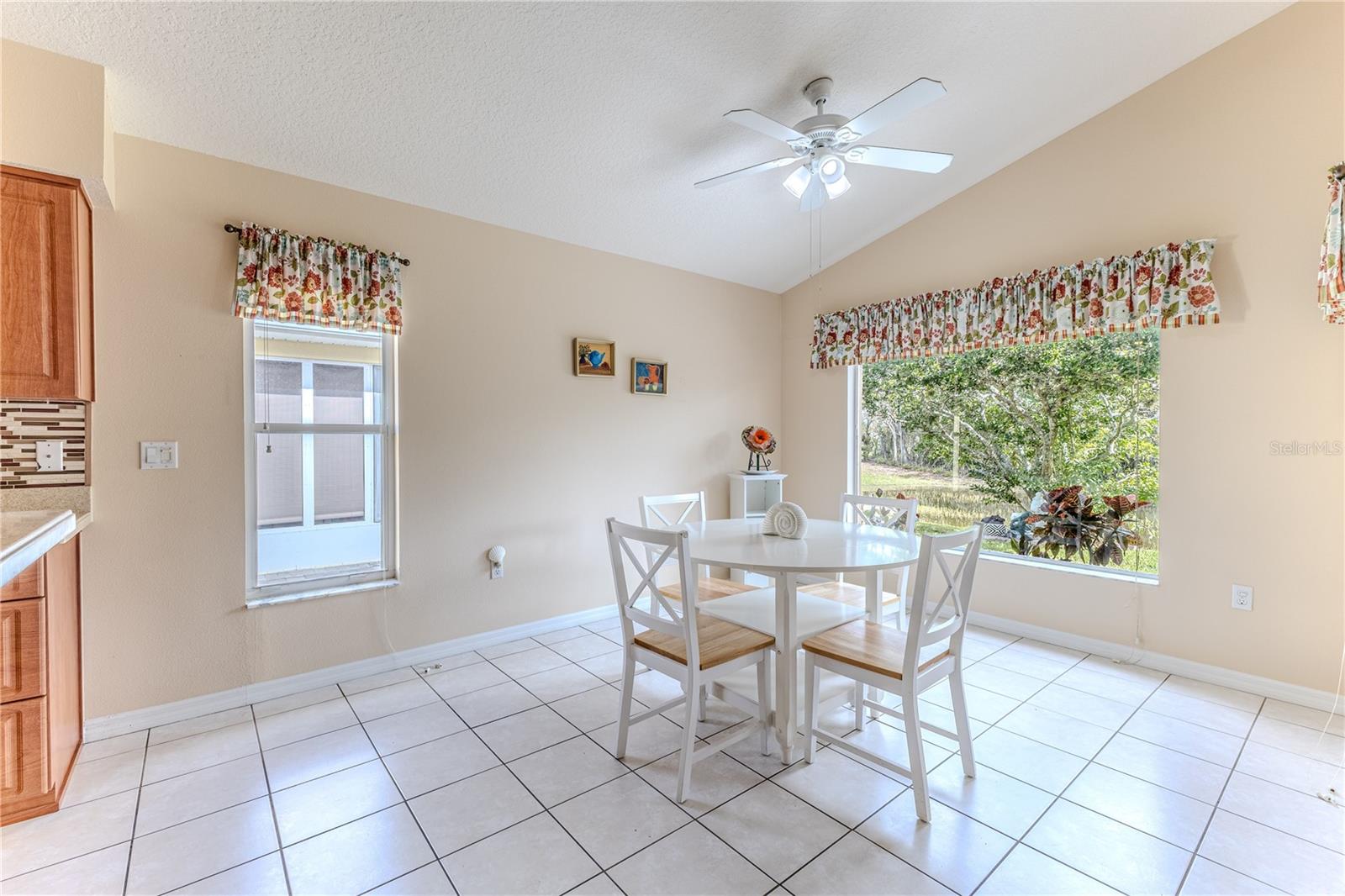 Image 21 of 52 For 14136 Whitecap Avenue