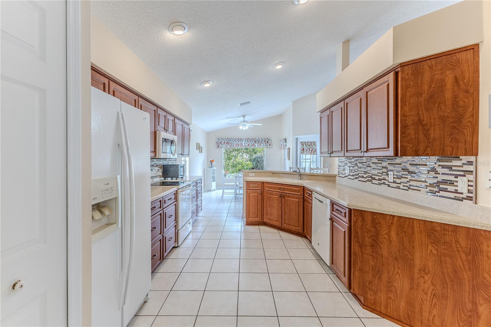 Image 29 of 52 For 14136 Whitecap Avenue