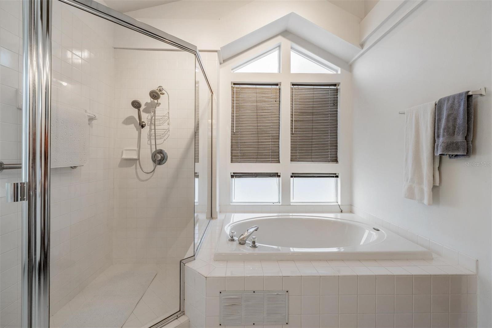 Image 18 of 28 For 7831 Grimsby Lane