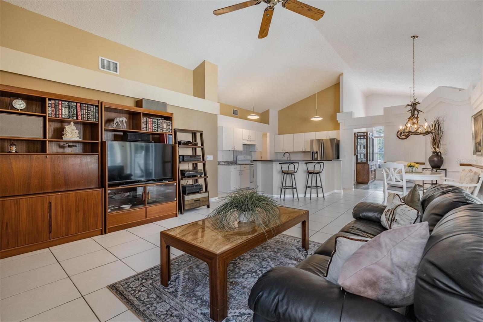 Image 6 of 28 For 7831 Grimsby Lane