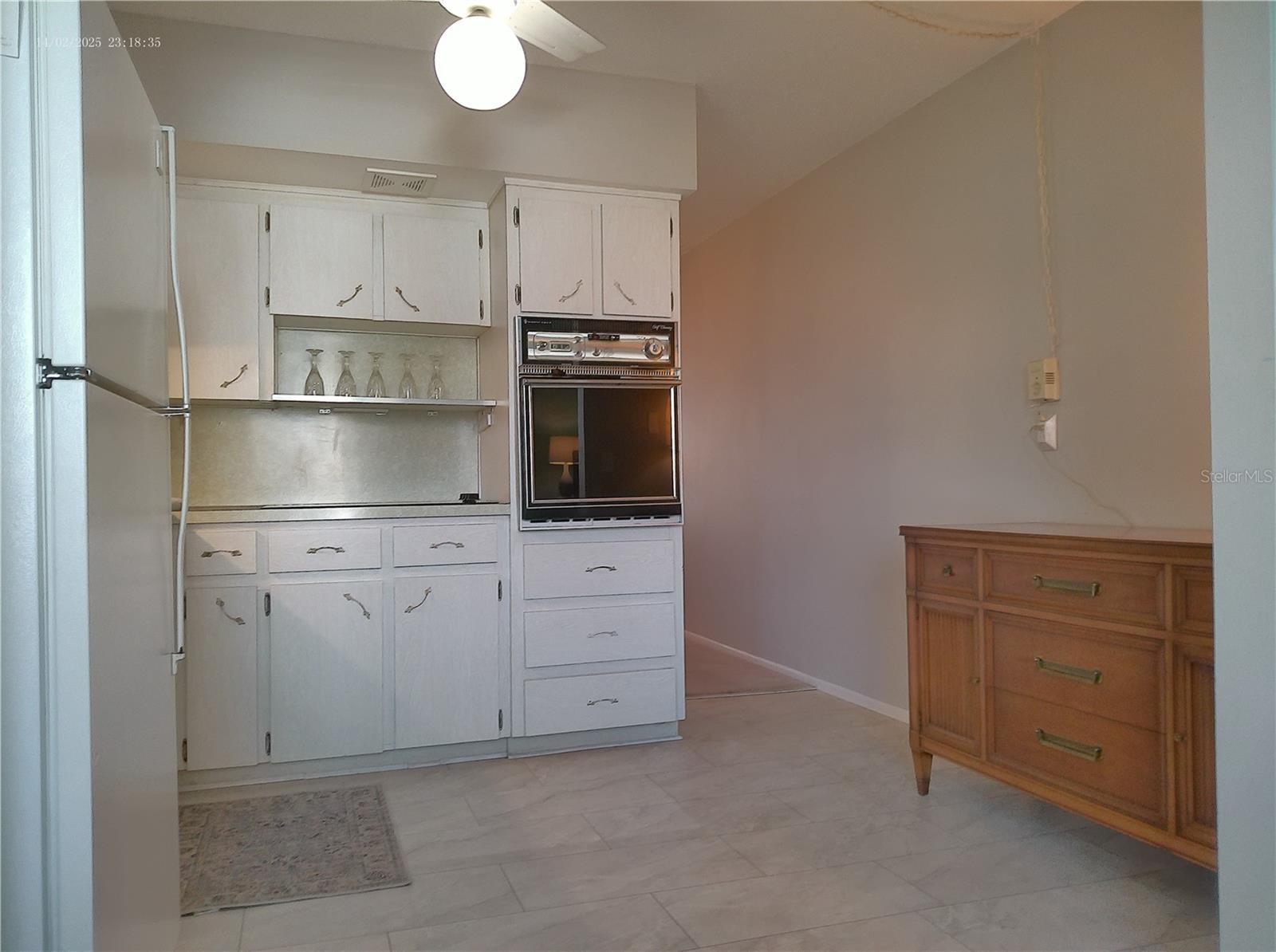 Image 15 of 77 For 2456 Ecuadorian Way 38