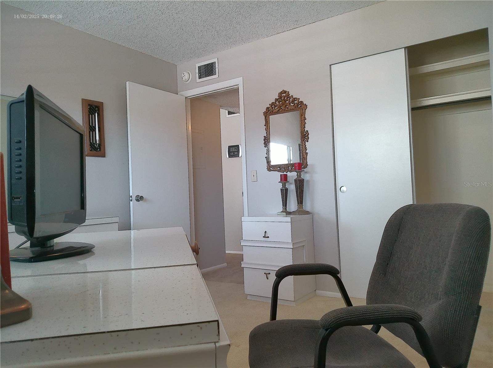 Image 32 of 77 For 2456 Ecuadorian Way 38