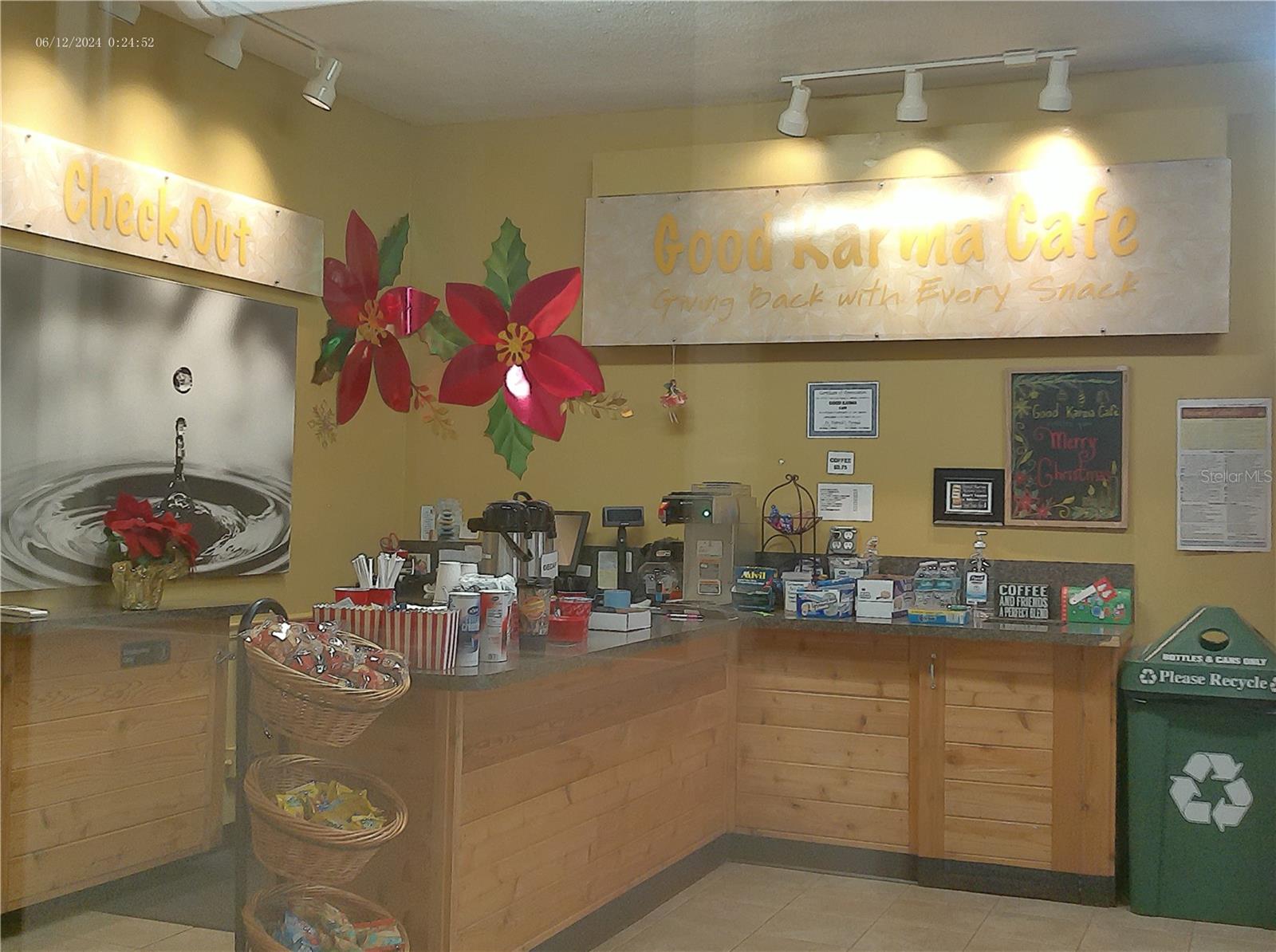 Image 55 of 77 For 2456 Ecuadorian Way 38