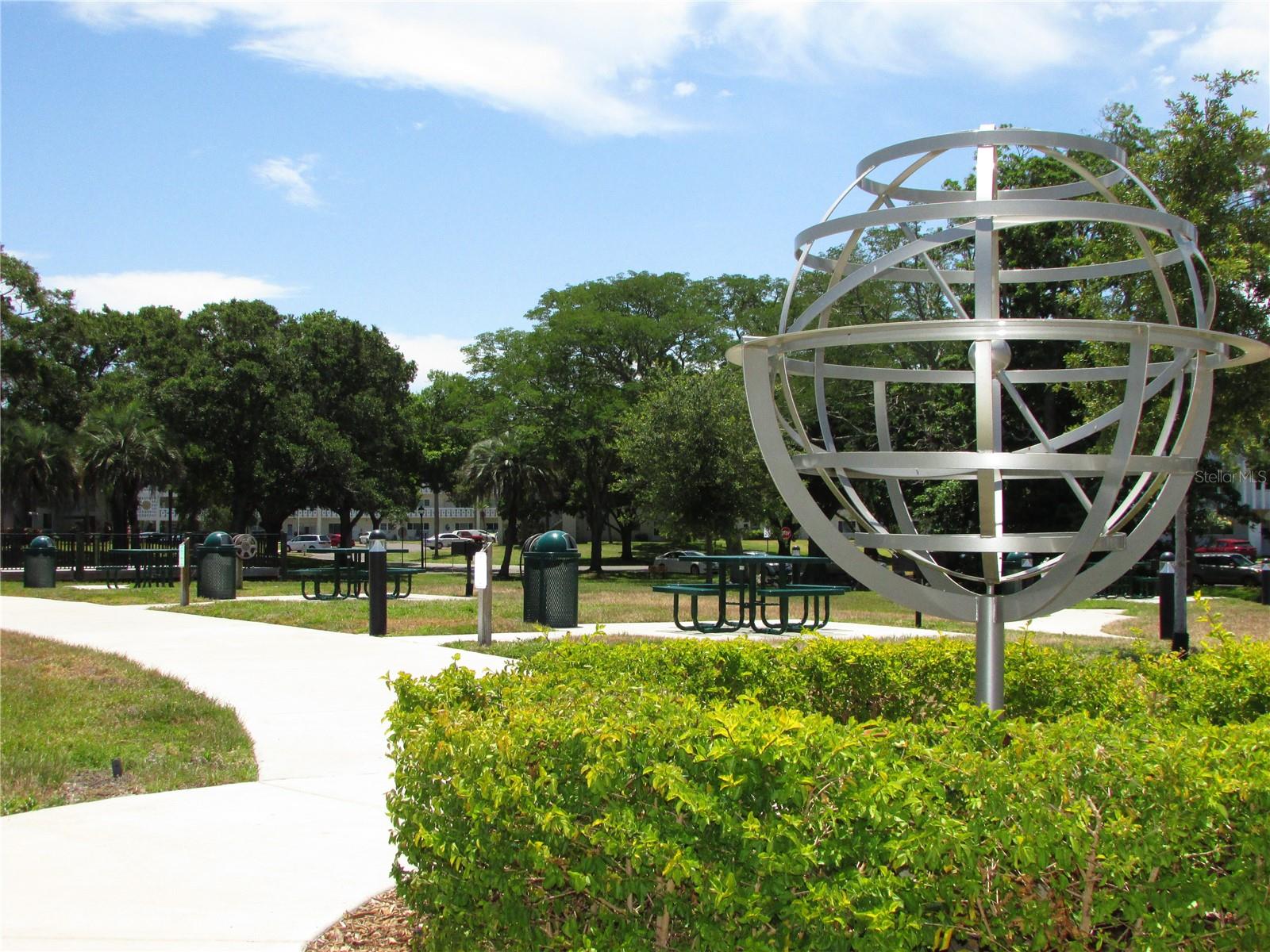 Image 66 of 77 For 2456 Ecuadorian Way 38