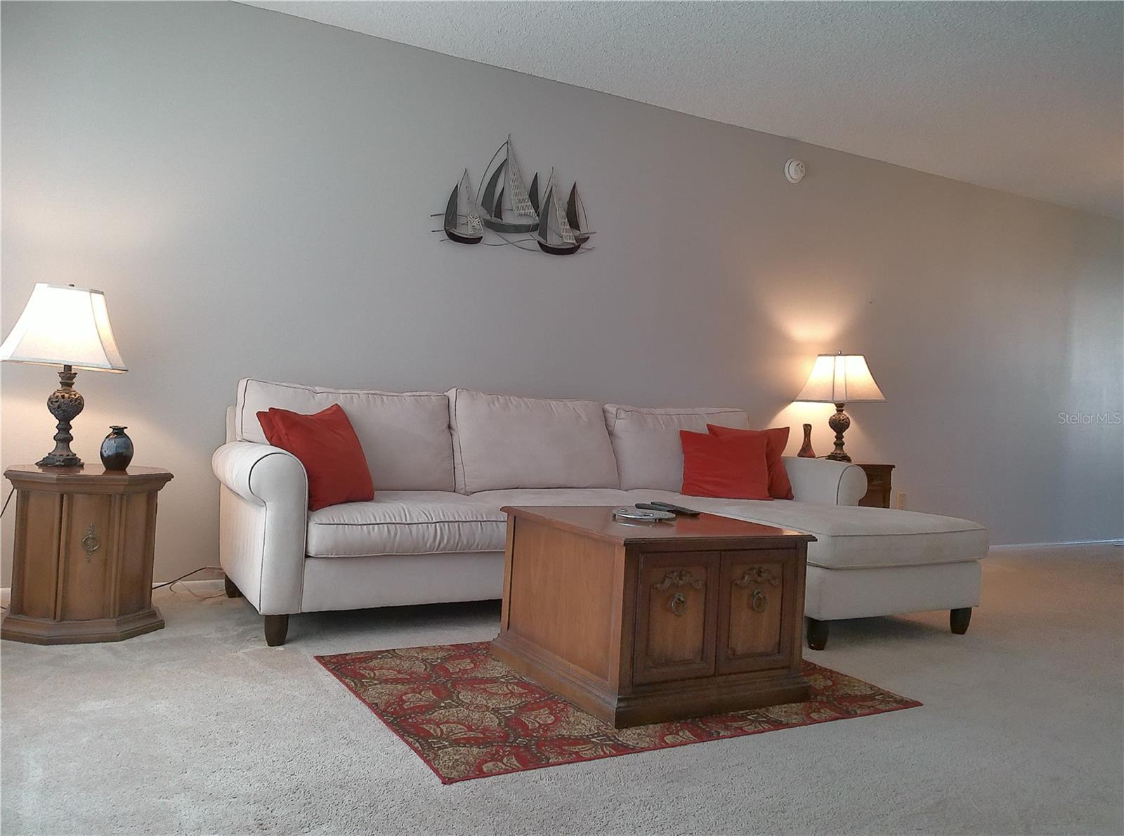 Image 8 of 77 For 2456 Ecuadorian Way 38