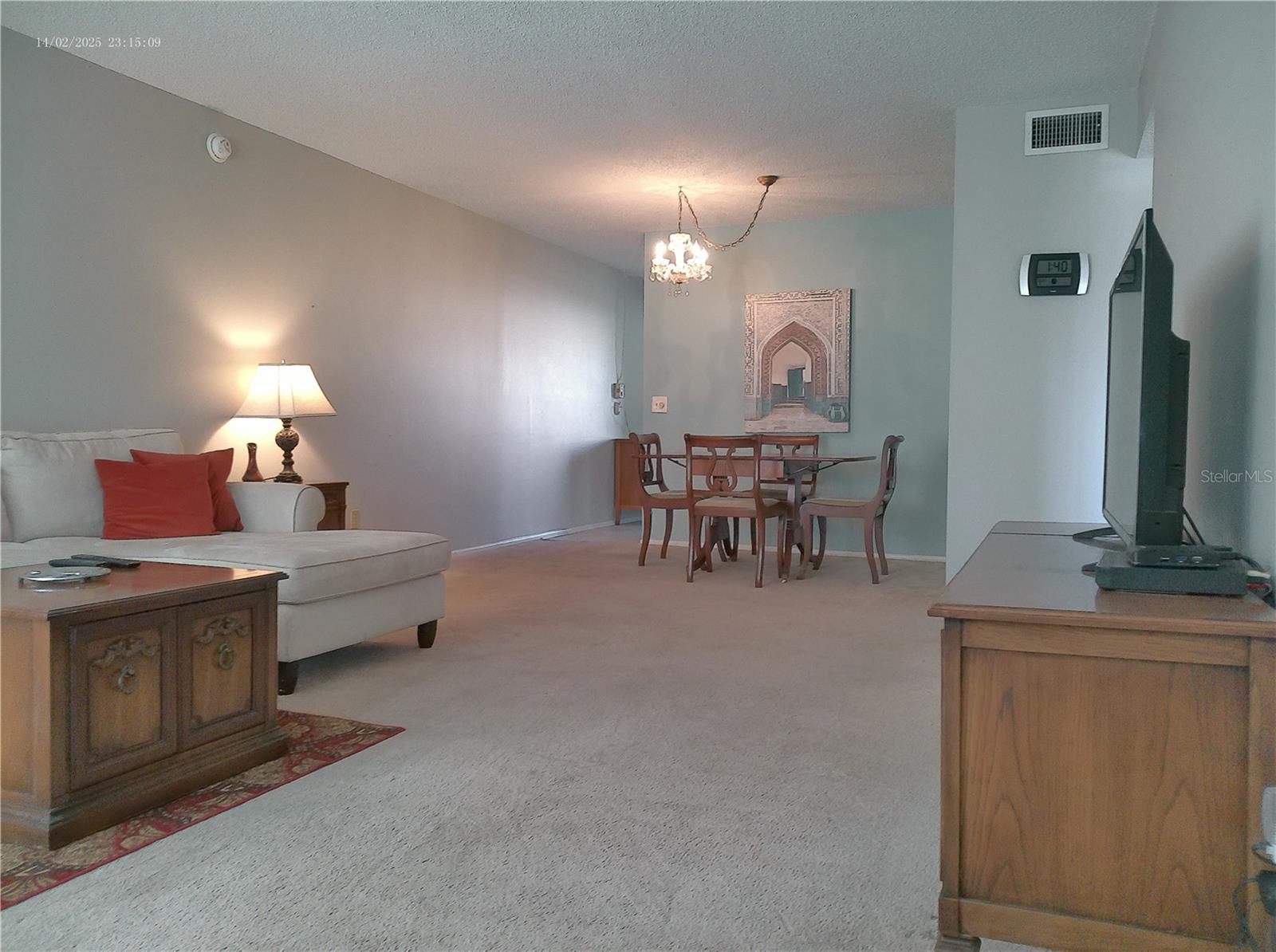 Image 9 of 77 For 2456 Ecuadorian Way 38