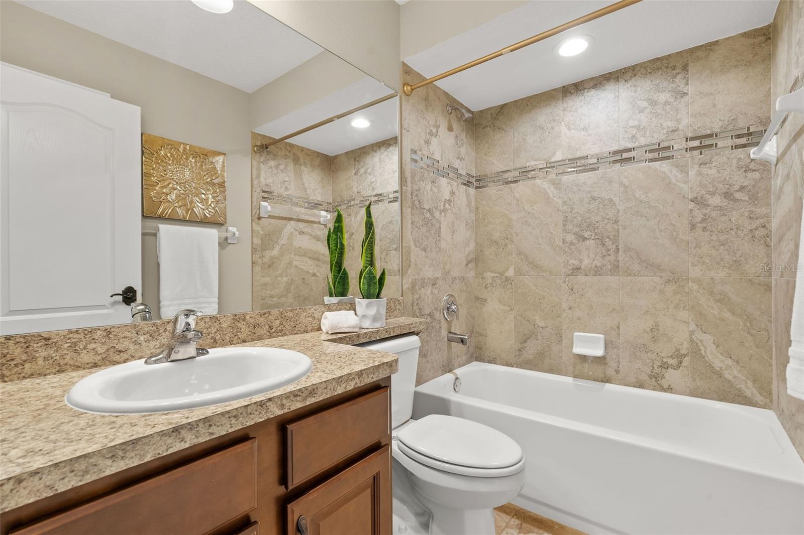 Listing photo id 15 for 5346 Pierpoint Avenue